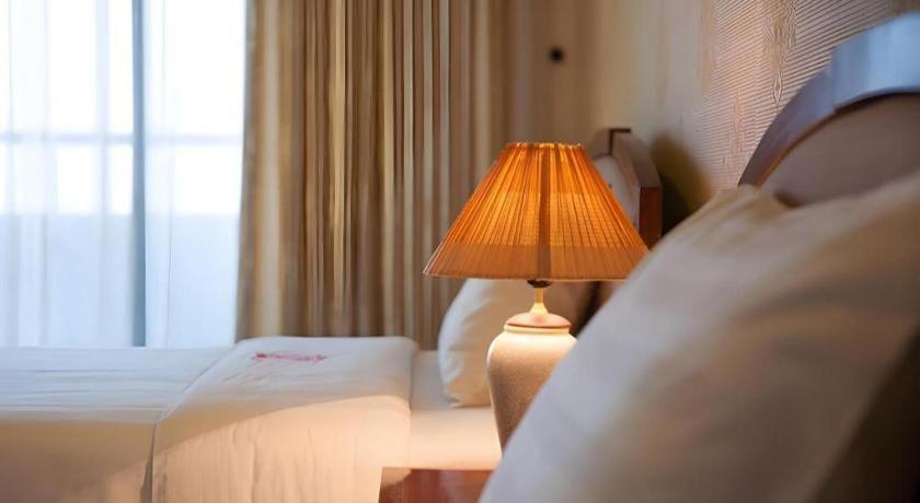 Cwd Hotel Hanoi Exterior foto